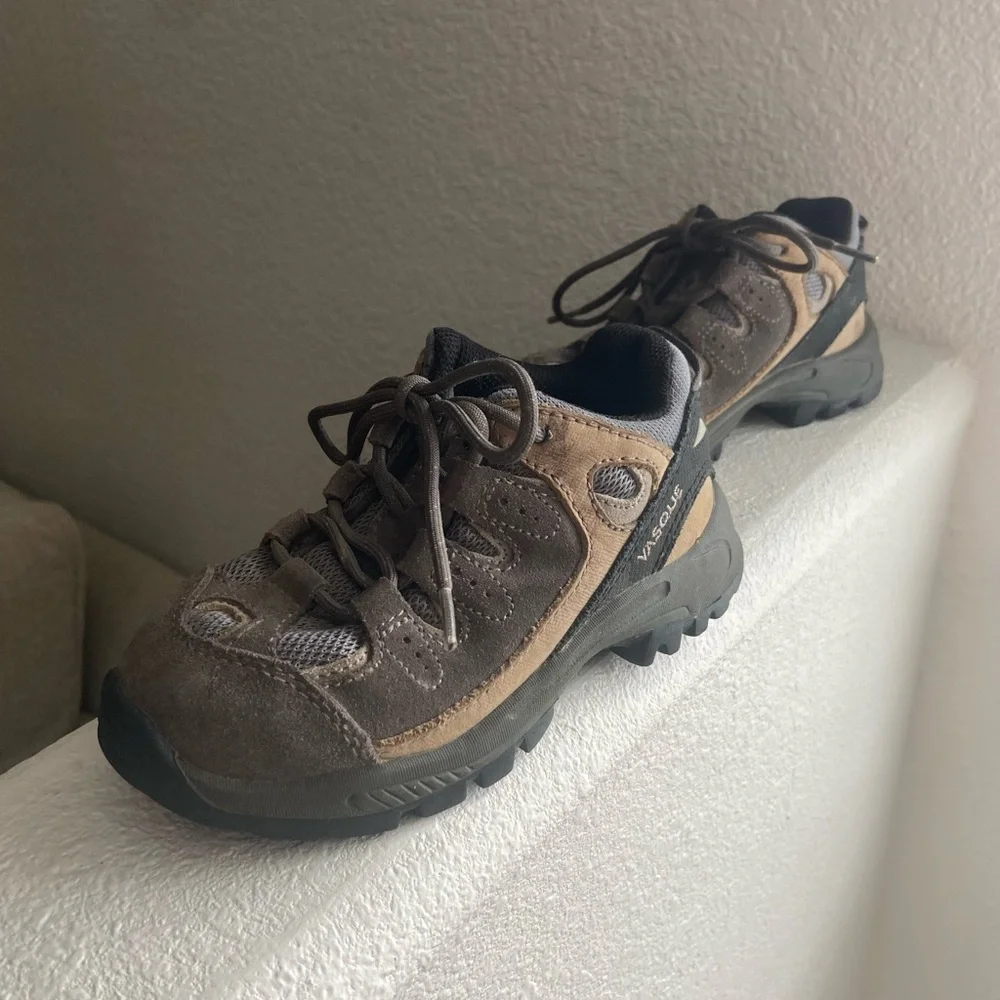 Vasque leather kids low top hiking boots, for girls or boys